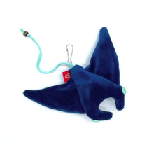 Load image into Gallery viewer, Mobula Munkiana Ray Keychain
