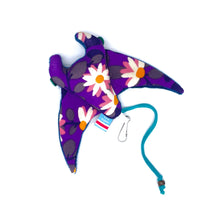 Load image into Gallery viewer, Mobula Munkiana Ray Keychain