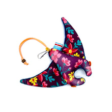 Load image into Gallery viewer, Mobula Munkiana Ray Keychain