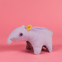 Load image into Gallery viewer, Peluche danta NOMELLAMO animales de Costa Rica