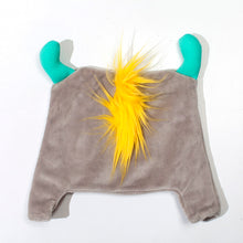 Load image into Gallery viewer, Gorrito orejas mini gris por detrás NOMELLAMO