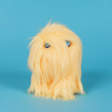 Cargar imagen en el visor de la galería, Peluche peludo crema NOMELLAMO