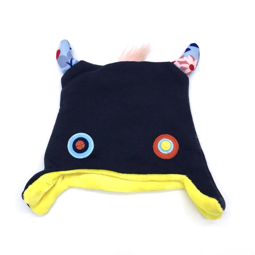 Medium ears hat